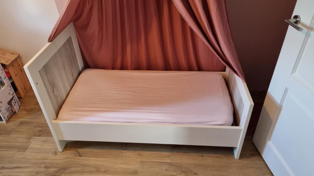 Peuterbed / Juniorbed 70x140 cm - Rookvrij, Kinderen en Baby's, Kinderkamer | Bedden, Gebruikt, 140 tot 160 cm, 70 tot 85 cm, Lattenbodem