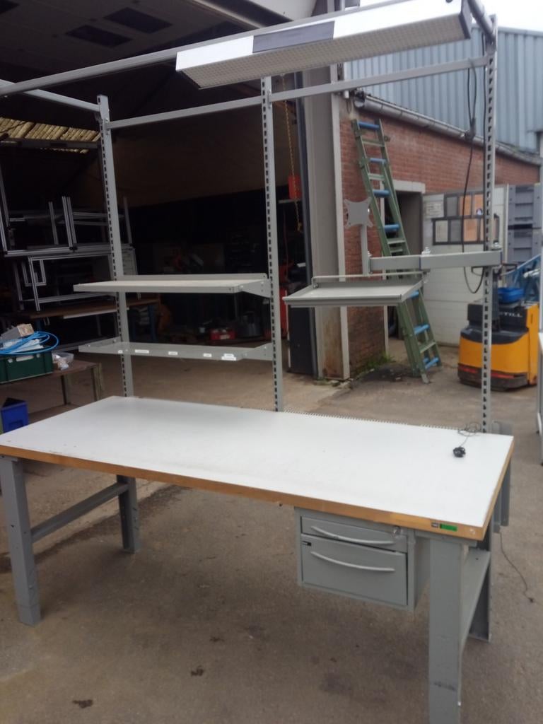 Veel werkbanken paktafel bureau, Doe-het-zelf en Verbouw, Werkbanken, Ophalen of Verzenden, Gebruikt