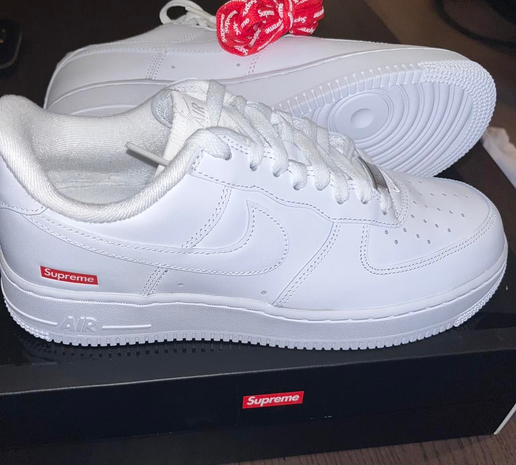 SUPREME NIKE AIRFORCE1 MAAT 41, Ophalen of Verzenden, Zo goed als nieuw, Zwart