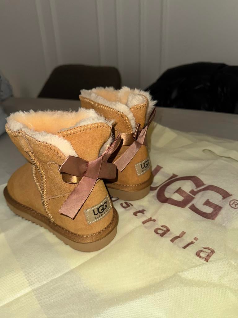 Uggs kids maat 30, Kinderen en Baby's, Kinderkleding | Schoenen en Sokken, Ophalen of Verzenden, Zo goed als nieuw, Jongen of Meisje