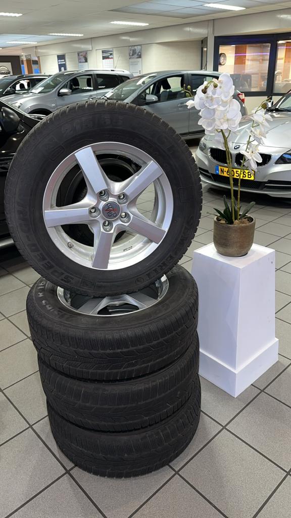 Nissan Qashqai Wielset, Winterbanden, Auto-onderdelen, Banden en Velgen, 16 inch, Banden en Velgen, Personenwagen, Gebruikt