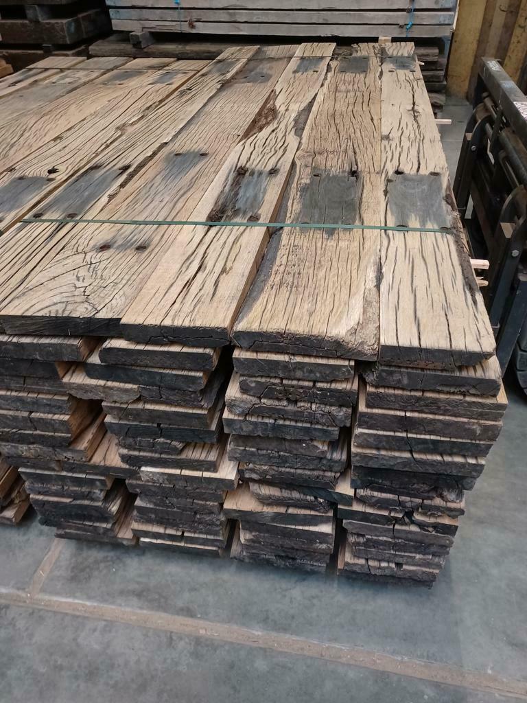 Oud eiken  planken  spoorplanken wagondelen bielzen planken, Doe-het-zelf en Verbouw, Hout en Planken, Zo goed als nieuw, Eiken