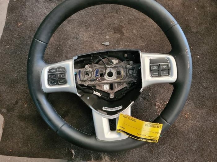 Stuurwiel van een Fiat Freemont, Gebruikt, -, -, Fiat