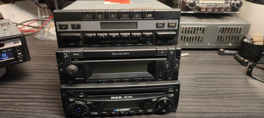 Partij klassieke autoradio s 24V, Ophalen of Verzenden