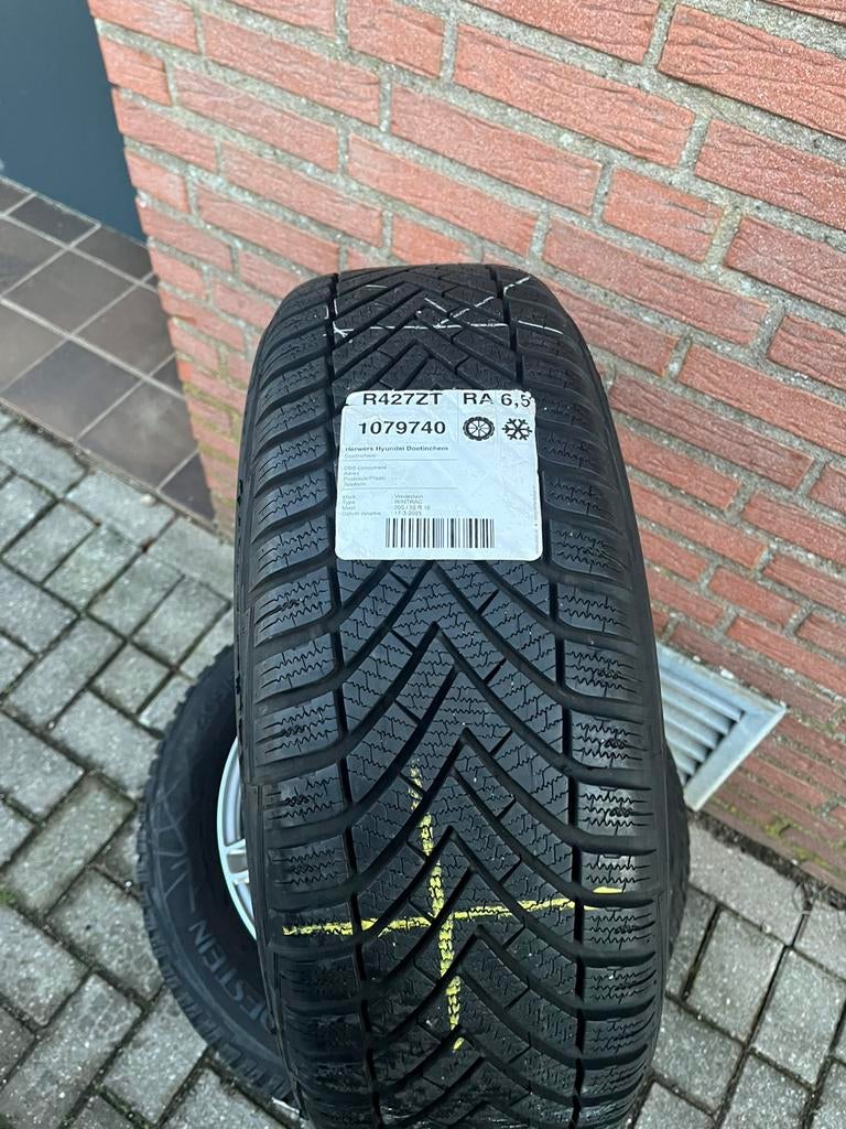 Nette Vredestein winterbanden, Auto-onderdelen, Banden en Velgen, 16 inch, Band(en), 205 mm, Winterbanden