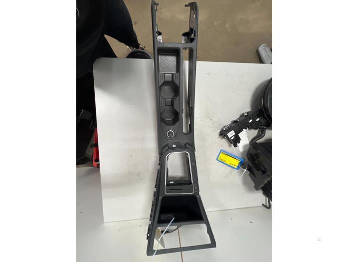Middenconsoles van een Volkswagen Polo, Gebruikt, -, Volkswagen, -