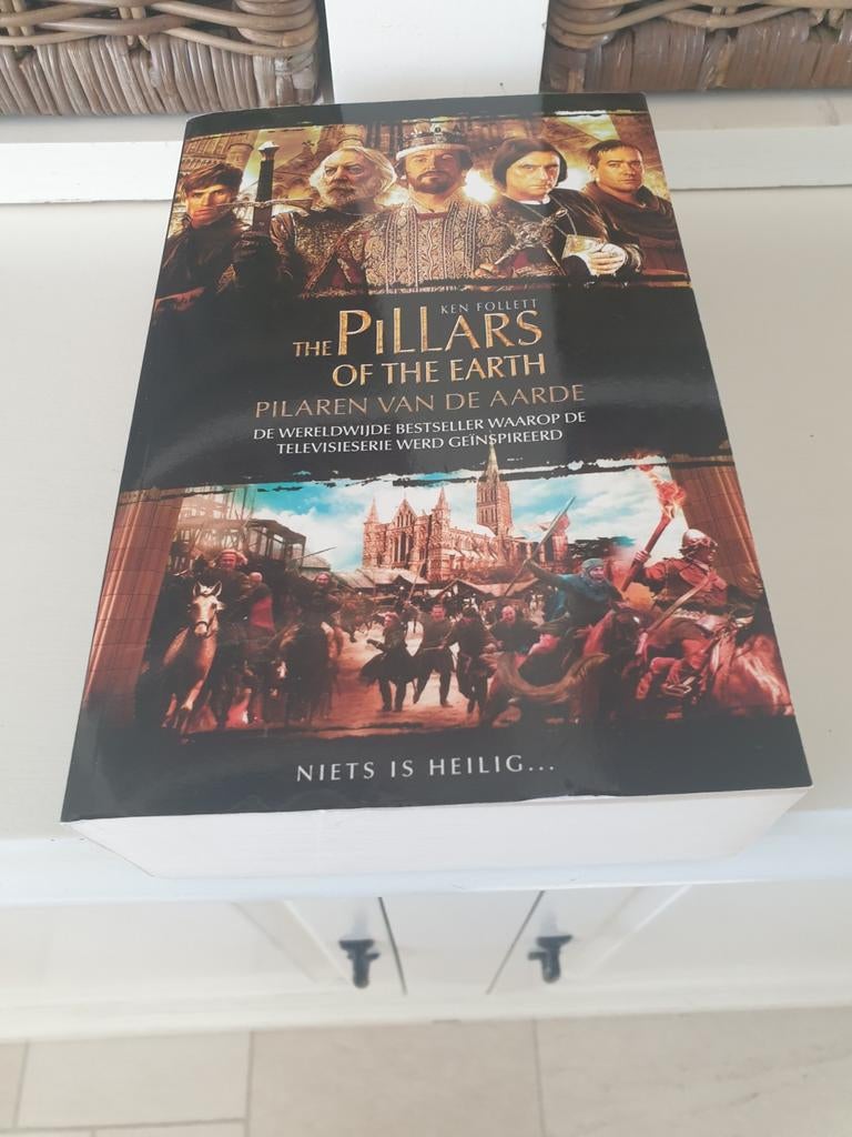 Ken Follett - Pilaren van de aarde Pillars of the earth, Boeken, Ophalen of Verzenden, Gelezen