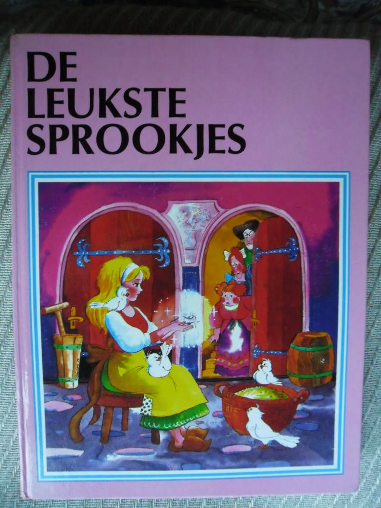 De leukste Sprookjes Boek Specials Nederland, Boeken, Sprookjes en Fabels, Zo goed als nieuw, Ophalen