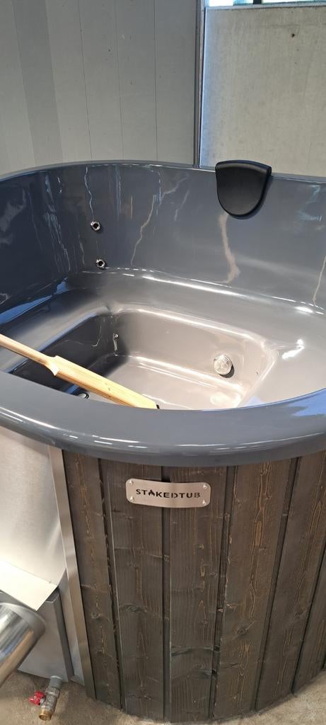 Vierkante hot tub, houtkachel, isolatiecover, bar en trap, Ophalen, Trap, Nieuw, Wellnessandgarden