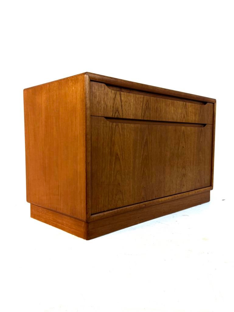 Vintage teakhouten audiomeubel/LP-kast ‘70, Teakhout, Ophalen of Verzenden, Zo goed als nieuw, Minder dan 150 cm