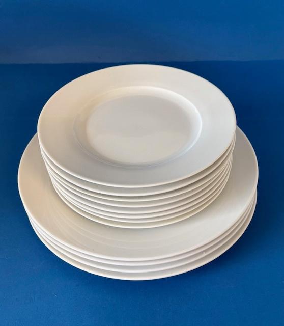 29 dinerborden en 49 ontbijtborden White Basics, Ophalen, Zo goed als nieuw, Bord(en), Overige stijlen
