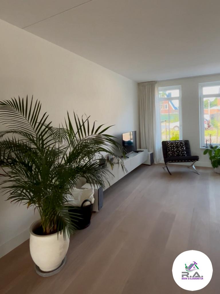 Renovlies behang latex spuiten gezocht? Zwolle & omgeving, Diensten en Vakmensen, Schilders en Behangers, Garantie, Behangen
