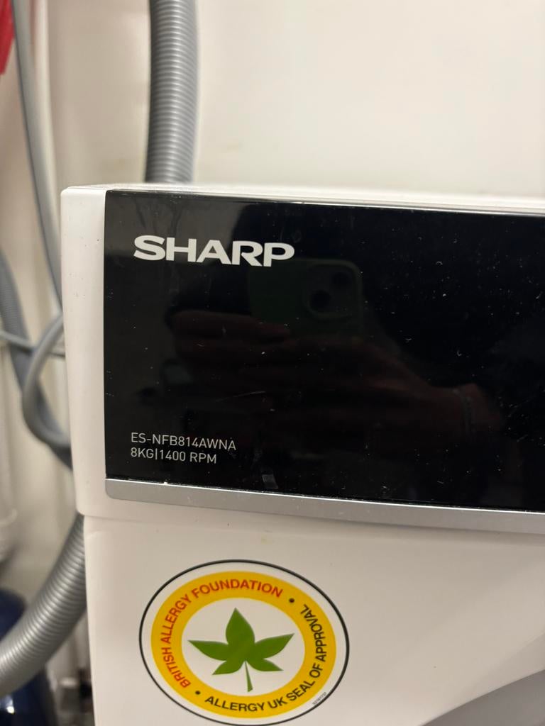Sharp Wasmachine., Ophalen, Zo goed als nieuw, 1200 tot 1600 toeren, 85 tot 90 cm