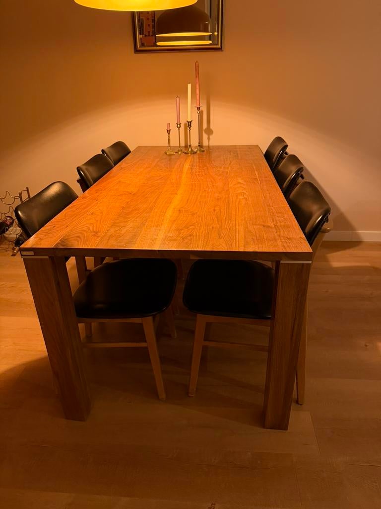 Leolux eettafel, Huis en Inrichting, Ophalen, Zo goed als nieuw, 4 tot 6 stoelen