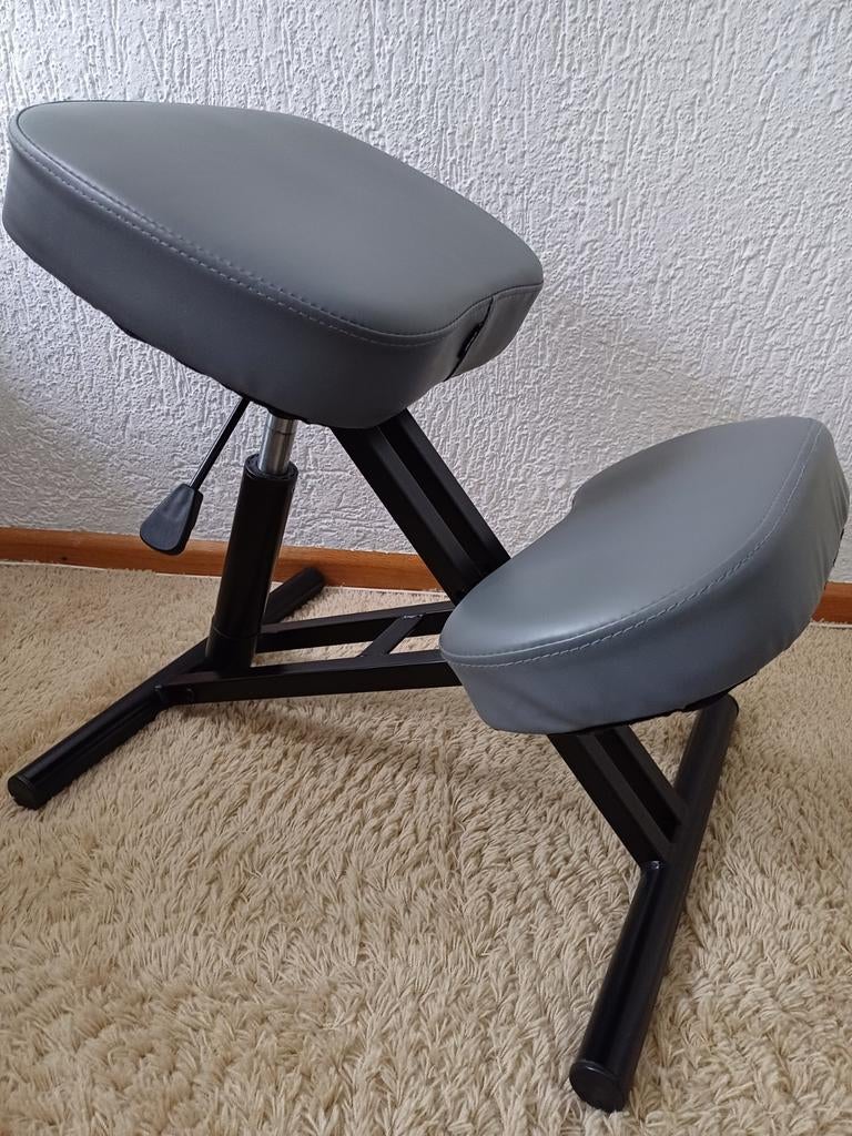 Ergonomische verstelbare kniestoel, Ophalen, Zo goed als nieuw, Grijs