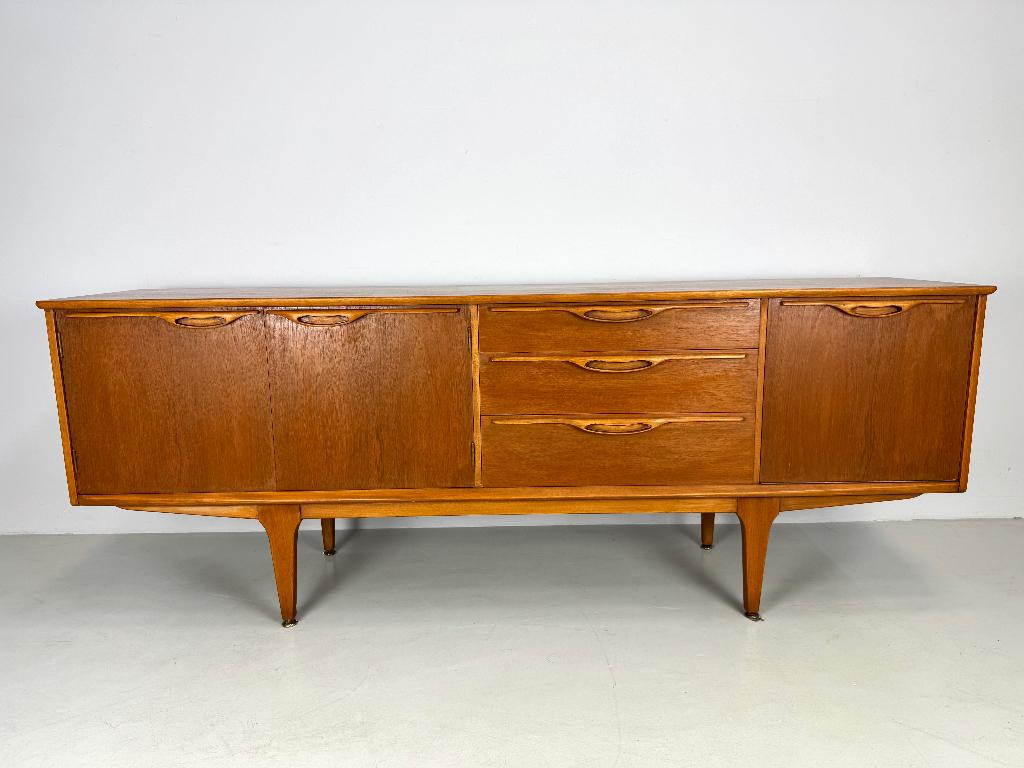Vintage dressoir Jentique jaren 60., Huis en Inrichting, Kasten | Dressoirs, Zo goed als nieuw, 150 tot 200 cm, 25 tot 50 cm, Teakhout