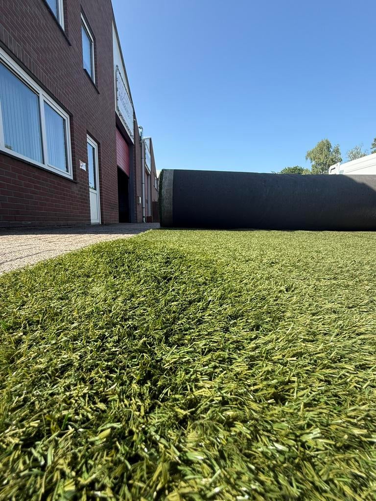 Gebruikt kunstgras €10,- per vierkante meter
