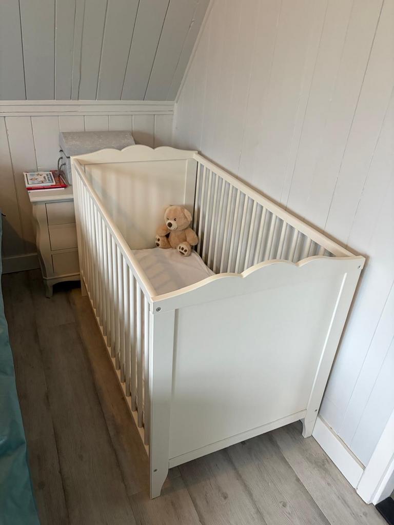Mooie babybedje met matras (aerosleep), Ophalen, Zo goed als nieuw, Minder dan 140 cm, Matras