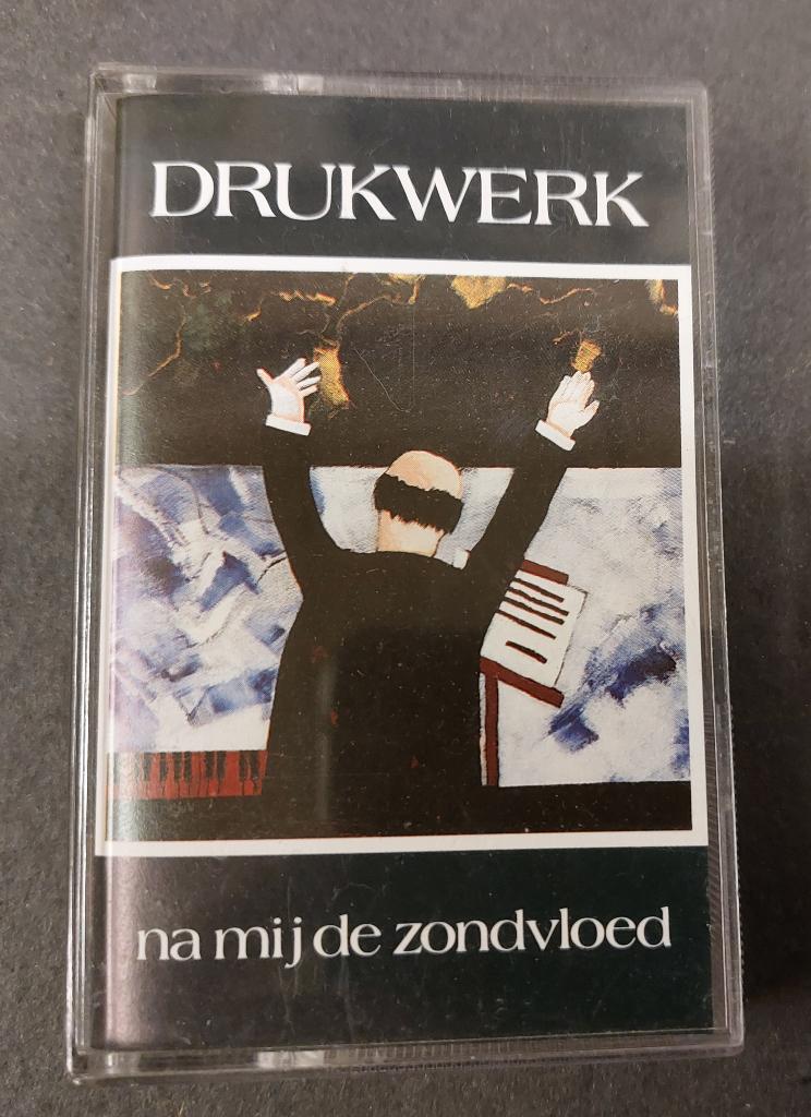 Drukwerk CASSETTE Na mij de zondvloed ZELDZAAM 1989, Cd's en Dvd's, Cassettebandjes, Gebruikt, Verzenden, 1 bandje, Origineel