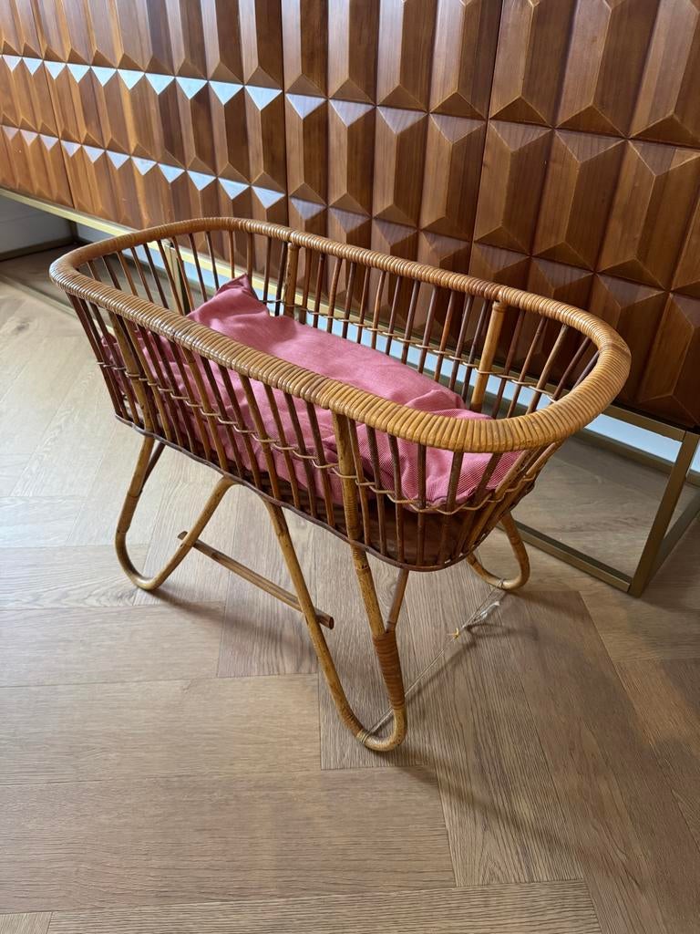 Rotan poppenbedje met kussentje en matrasje, Kinderen en Baby's, Babywiegjes en Ledikanten, Ophalen, Gebruikt, Wieg
