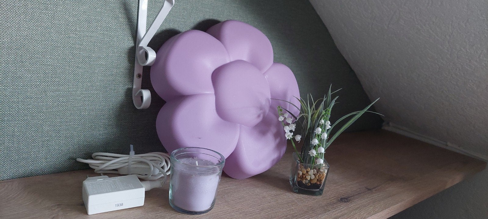 Leuke paarse bloem wandlamp, Paars, Ophalen of Verzenden, Zo goed als nieuw, Nachtlamp