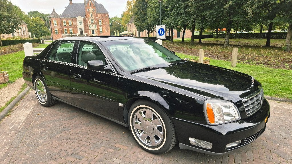 Cadillac DTS BENZINE V8 NIEUWSTAAT  BTW AUTO VOLG AUTO, Auto's, Automaat, Zwart, Leder, Bedrijf