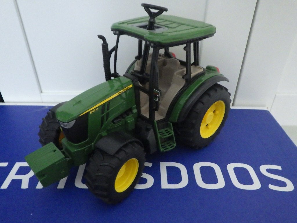 Bruder tractor John Deere 5115 M, Ophalen