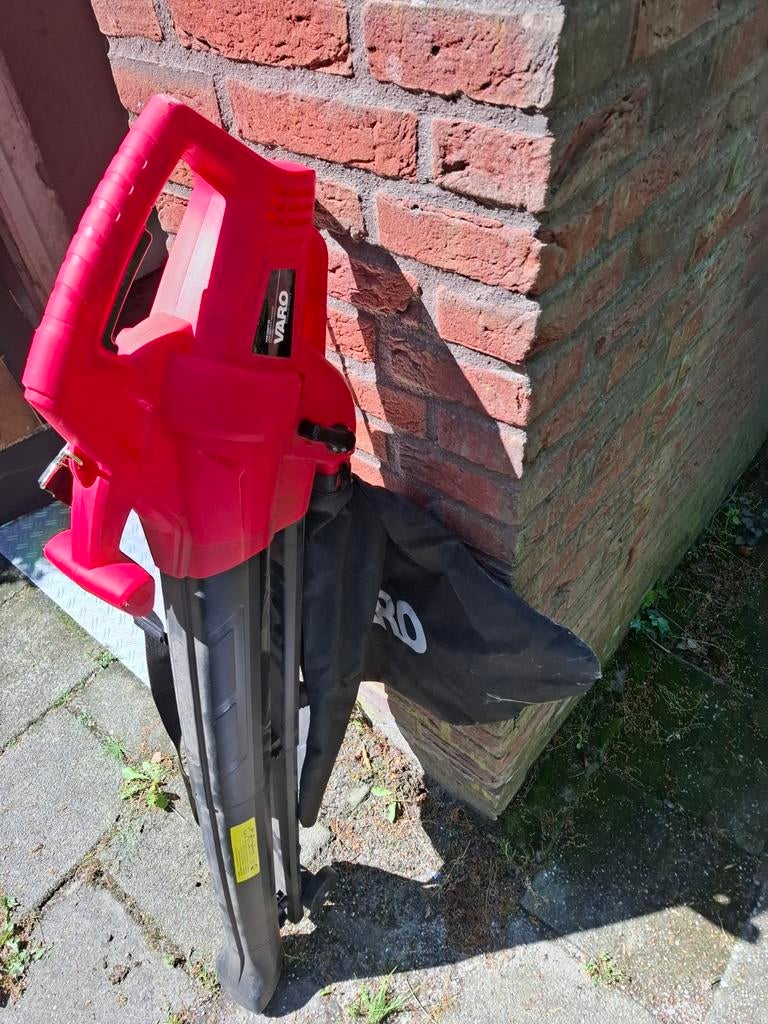Varo Elektrische Bladblazer & Bladzuiger 3-in-1, Tuin en Terras, Bladblazers, Met opvangzak, Ophalen of Verzenden, Zo goed als nieuw