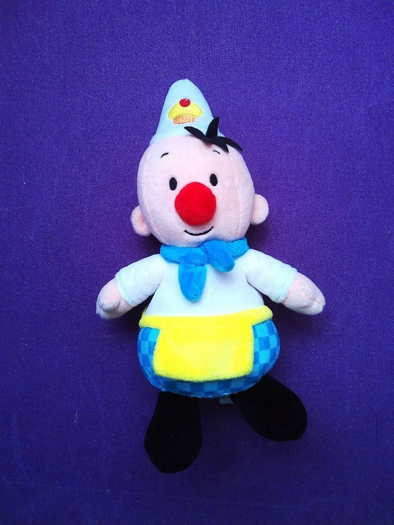 STUDIO 100 Knuffel BUMBA ALS BAKKER. 22 CM **Nieuw**, Overige typen, Nieuw, Ophalen of Verzenden, Met label