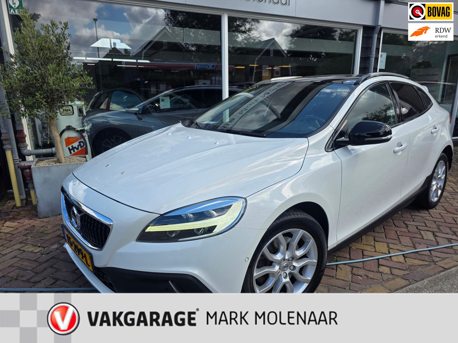 Volvo V40 Cross Country 1.5 T3 Polar+ Luxury,mooie uitvoerin, Euro 6, 4 cilinders, 700 kg, Automatische klimaatregeling
