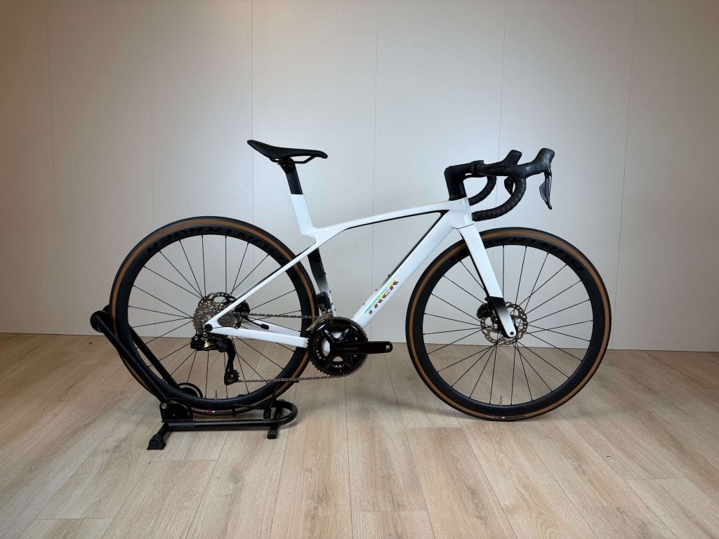 Trek Madone SL 6 Gen 8 - 105 Di2 - Bontrager Aeolus - XS, 28 inch, Carbon, Niet ingevuld, 49 tot 53 cm