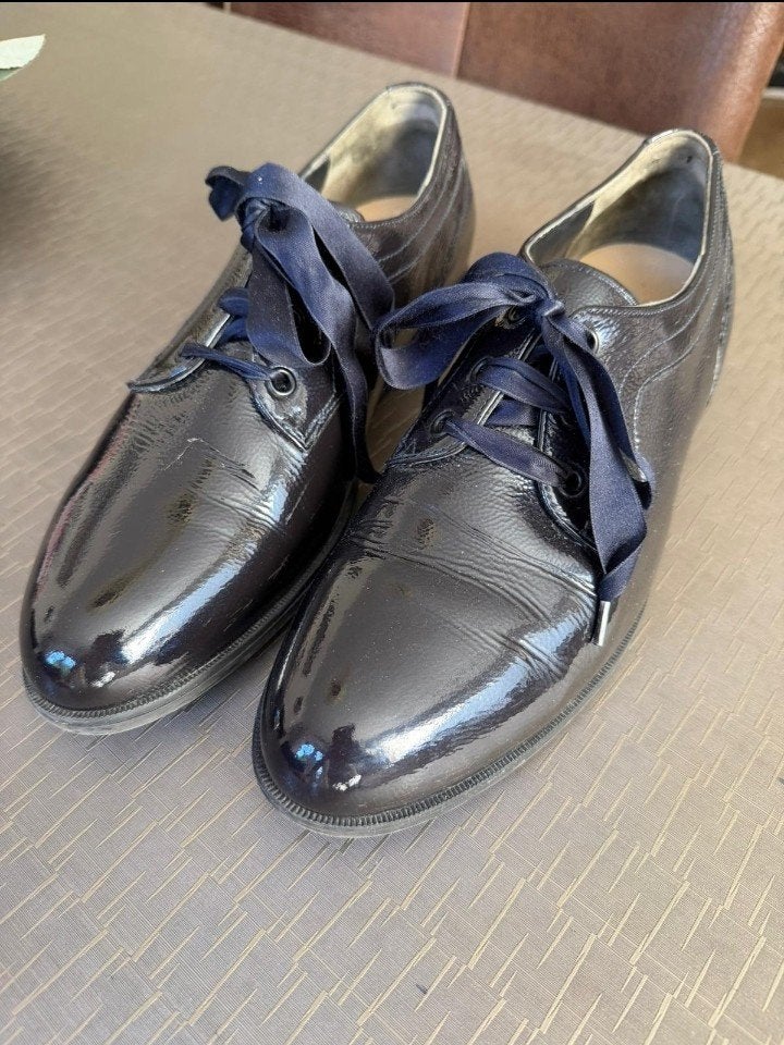 Mooie donkerblauwe lakschoenen!, Ophalen of Verzenden, Zo goed als nieuw, Blauw