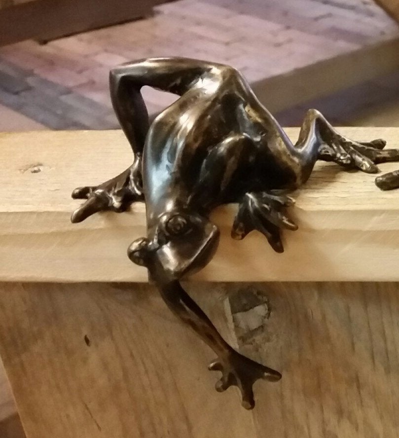 KLIMKIKKER / randhanger / brons, Dierenbeeld, Nieuw, Info@huisentuindecoratiemarie.nl, Huis en tuin decoratie marie