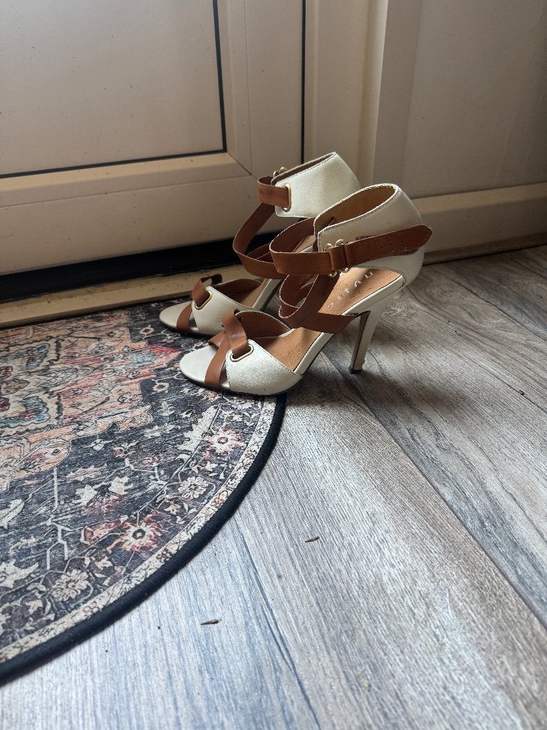 schoenen, Ophalen, Beige, Zo goed als nieuw, Schoenen met hoge hakken