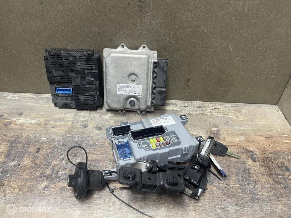 Contactslot + sleutel + ECU Fiat Punto Evo 1.3 M-Jet (09>), Gebruikt, Fiat, Ophalen of Verzenden, Fiat