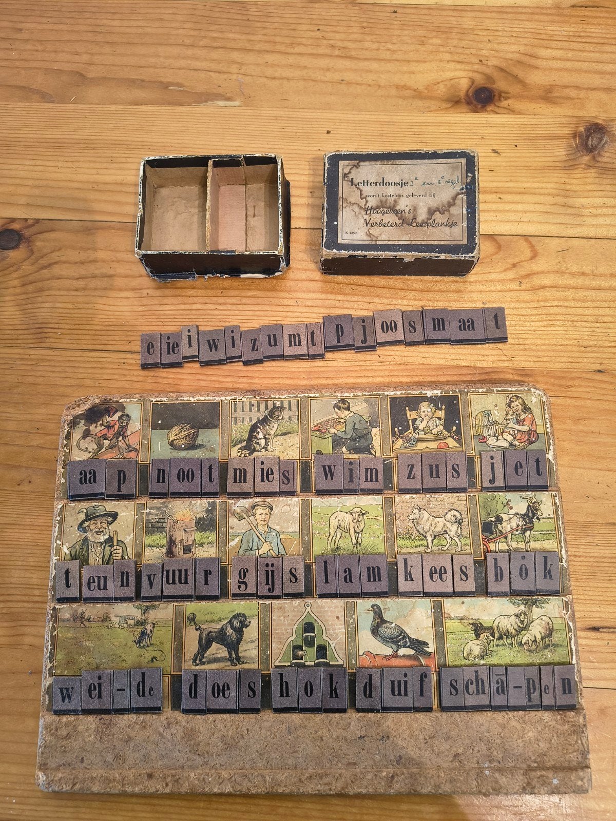 Vintage Letterdoosje met originele letters en plaatjes, Ophalen of Verzenden, Gebruikt, Taal en Lezen