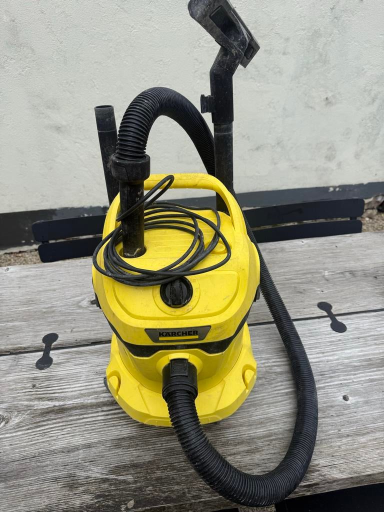 Kärcher WD 2 Plus Waterstofzuiger 1000W, Ophalen, Gebruikt, Waterstofzuiger, Minder dan 1200 watt