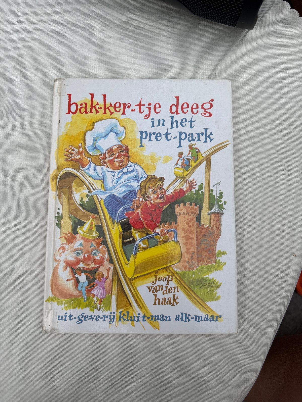 Bakker-tje Deeg in het pret-park - De Toverfluit, Ophalen of Verzenden, Gelezen, Fictie algemeen
