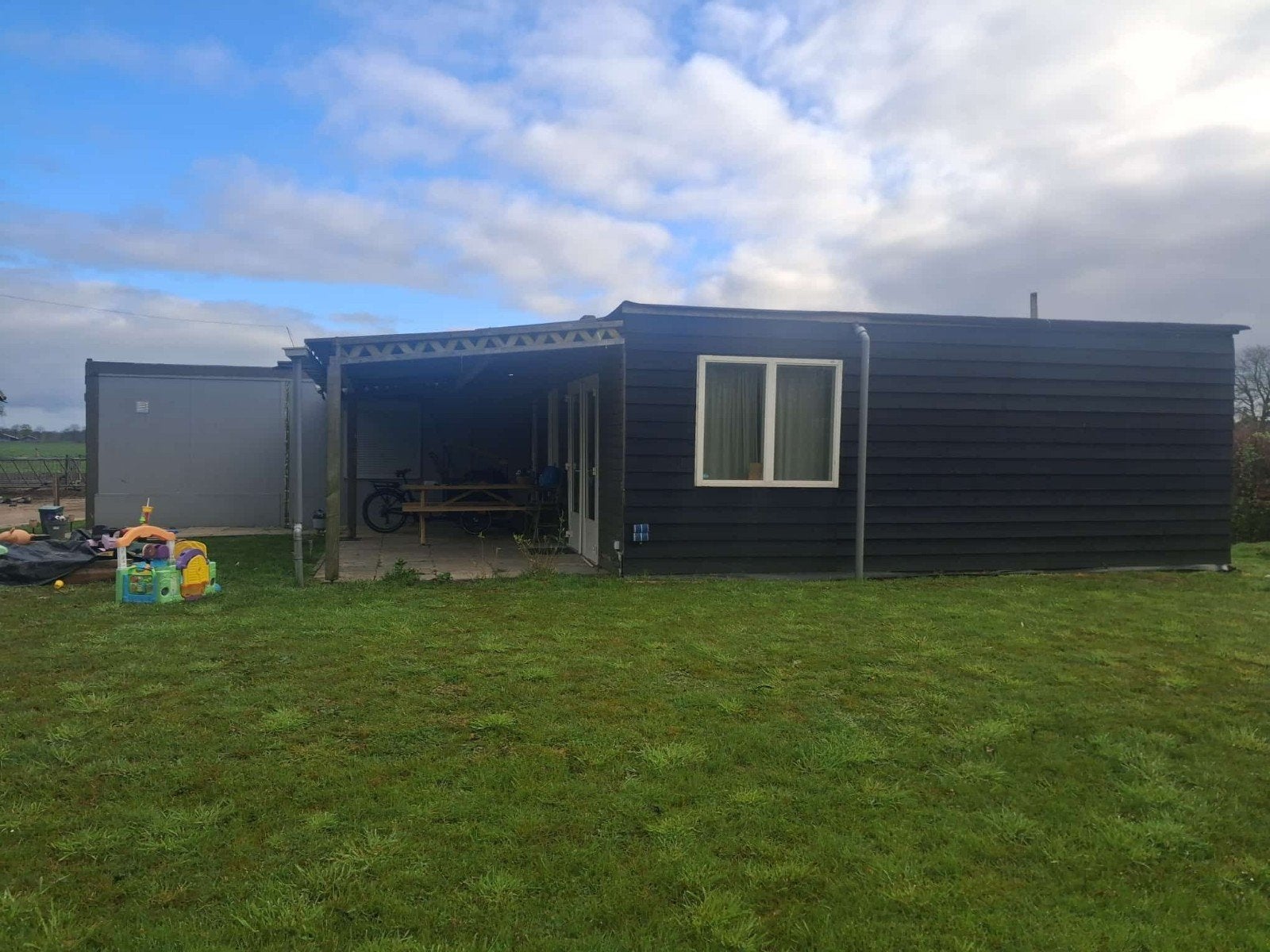 Te koop complete woonunits met aanbouw 130 m2