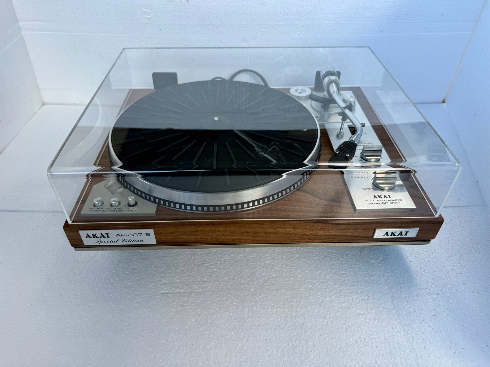 Akai AP-307 S Special Edition Volautomatische Platenspeler, Ophalen, Pitch-regelaar, Zo goed als nieuw, Platenspeler