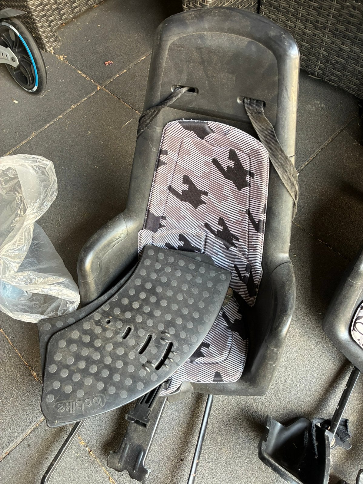 Bobike achterstoel incl voetbeschermers excl voetensteun, Ophalen