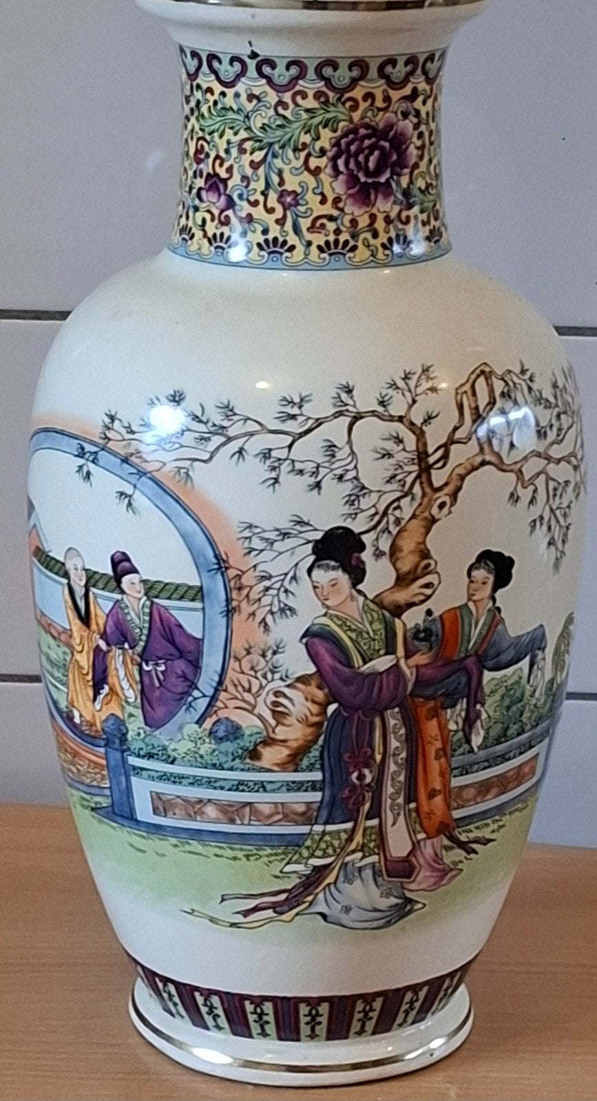 Chinese vaas.  Keramiek. 36 cm., Ophalen, Overige materialen, Meerkleurig, Zo goed als nieuw