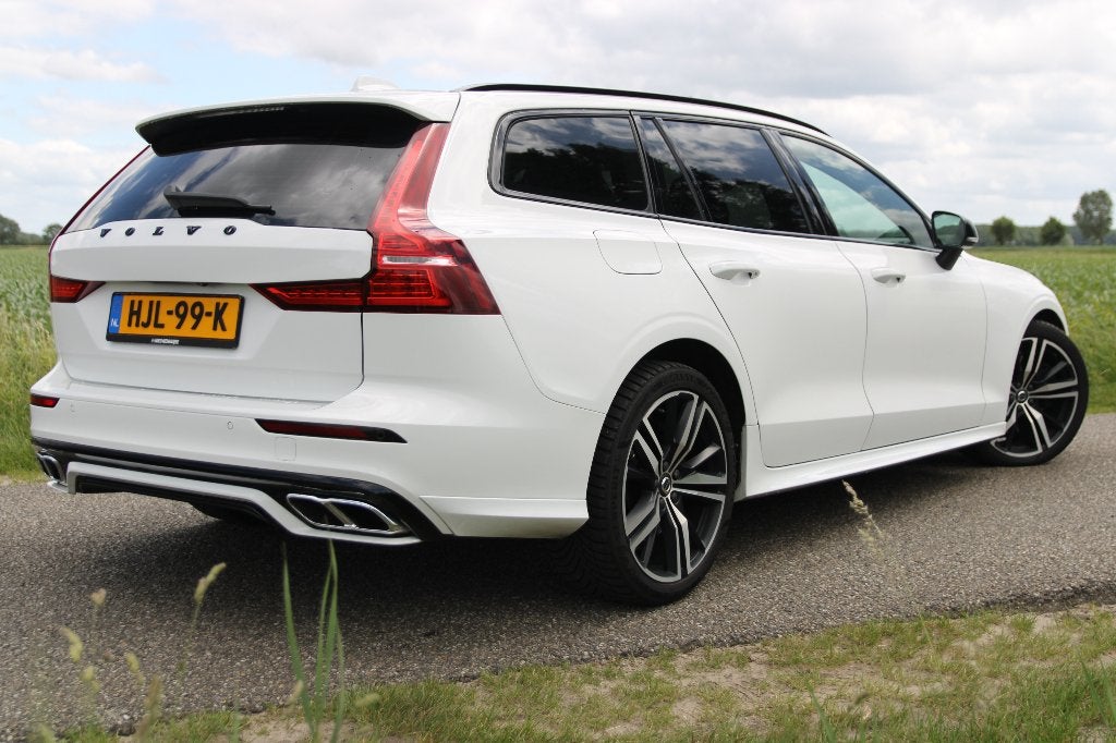 Volvo V60 T6 Recharge AWD R-Design SPORT,Pano,H&K,Keyless, Auto's, Automaat, 4 cilinders, Leder en Stof, Wit