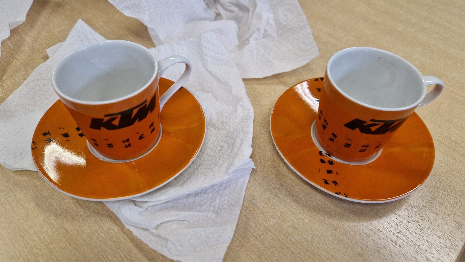 KTM Espresso Kopjes met Schotels - Set van 2, Ophalen of Verzenden