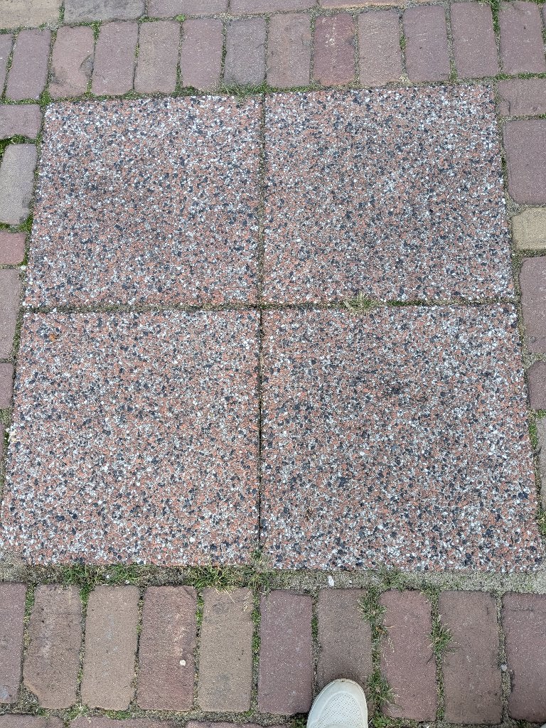 Rode grind tegel 50x50x4, Tuin en Terras, Zo goed als nieuw, Grind, Terrastegels, 5 tot 10 m²