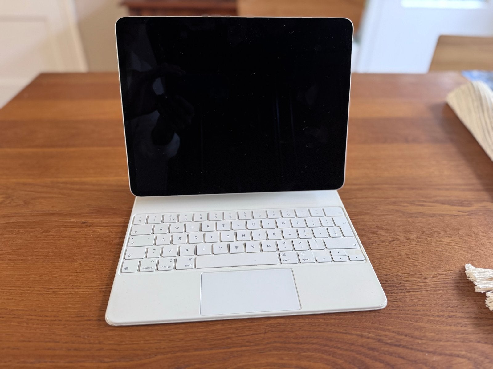 Foto 3 van iPad Pro 11 inch (2021) 256GB met Magic Keyboard