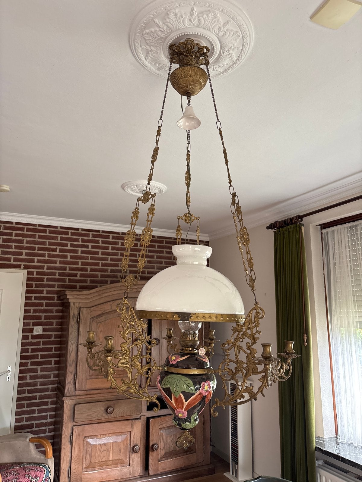 Antieke hanglamp met olielamp en kandelaars, Ophalen
