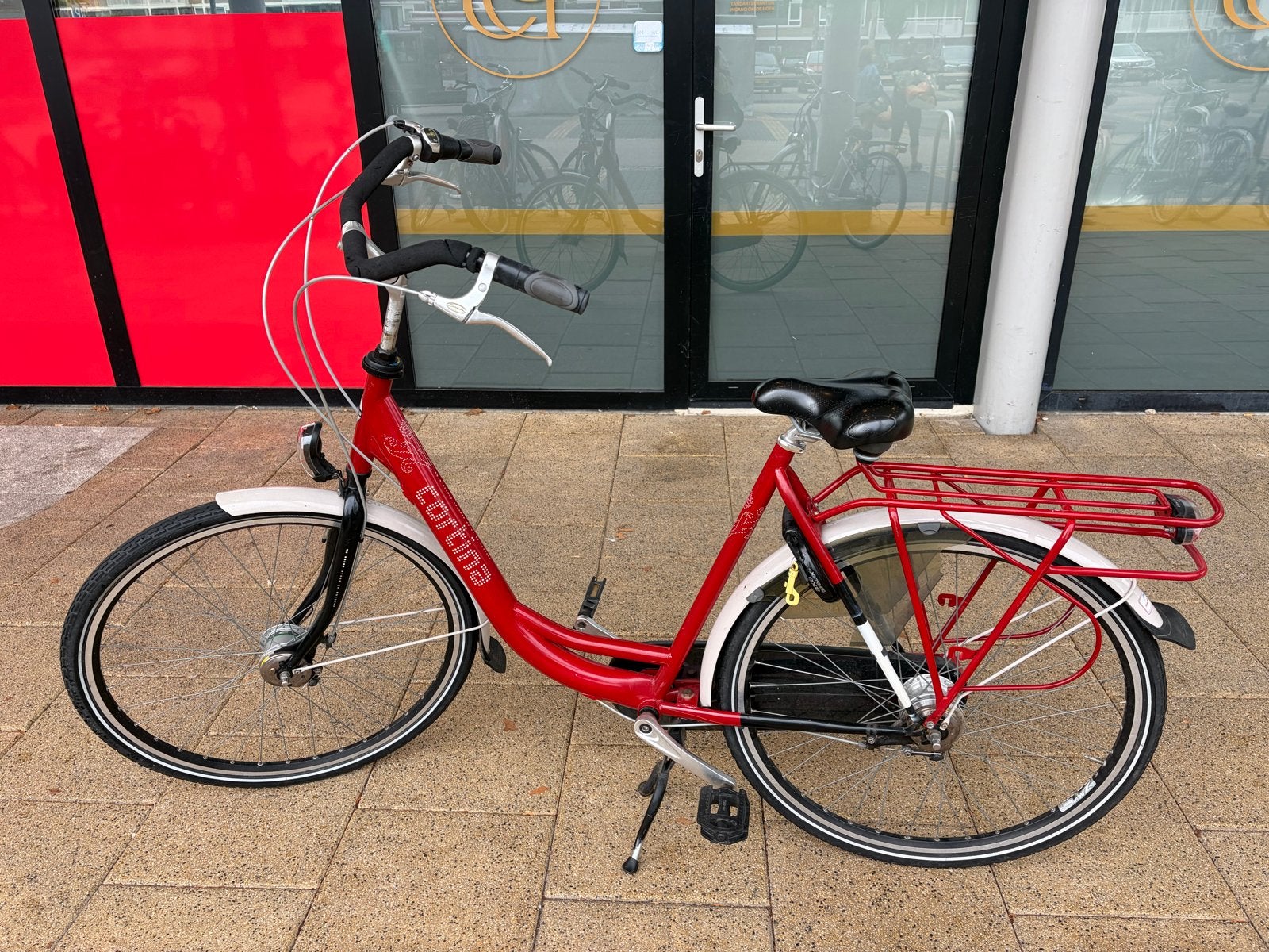 Cortina damesfiets 28 inch rood met versnellingen