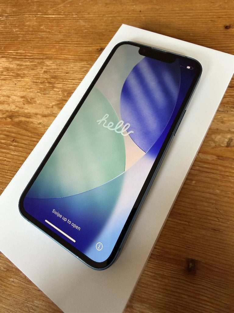 iphone 13 mini blauw zgan batterij 77%. 256gb