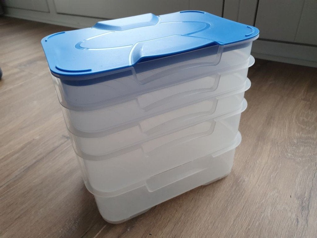 5 goed afsluitbare zuivel-vleesbakken, Ophalen of Verzenden, Nieuw, Blauw, Bak of Kom